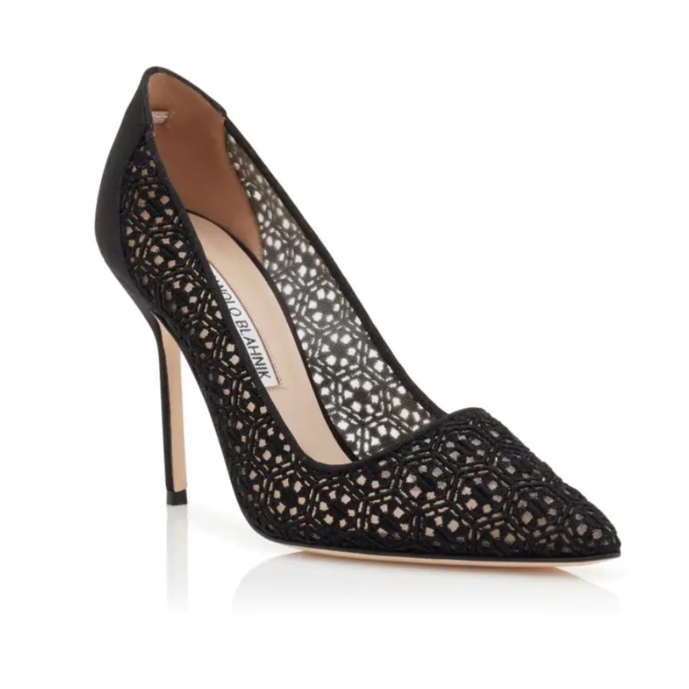 MANOLO BLAHNIK Black Lace Pointed Toe Pumps